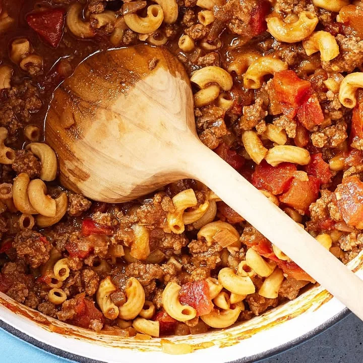 Bowl of old-fashioned goulash with pasta and ground beef